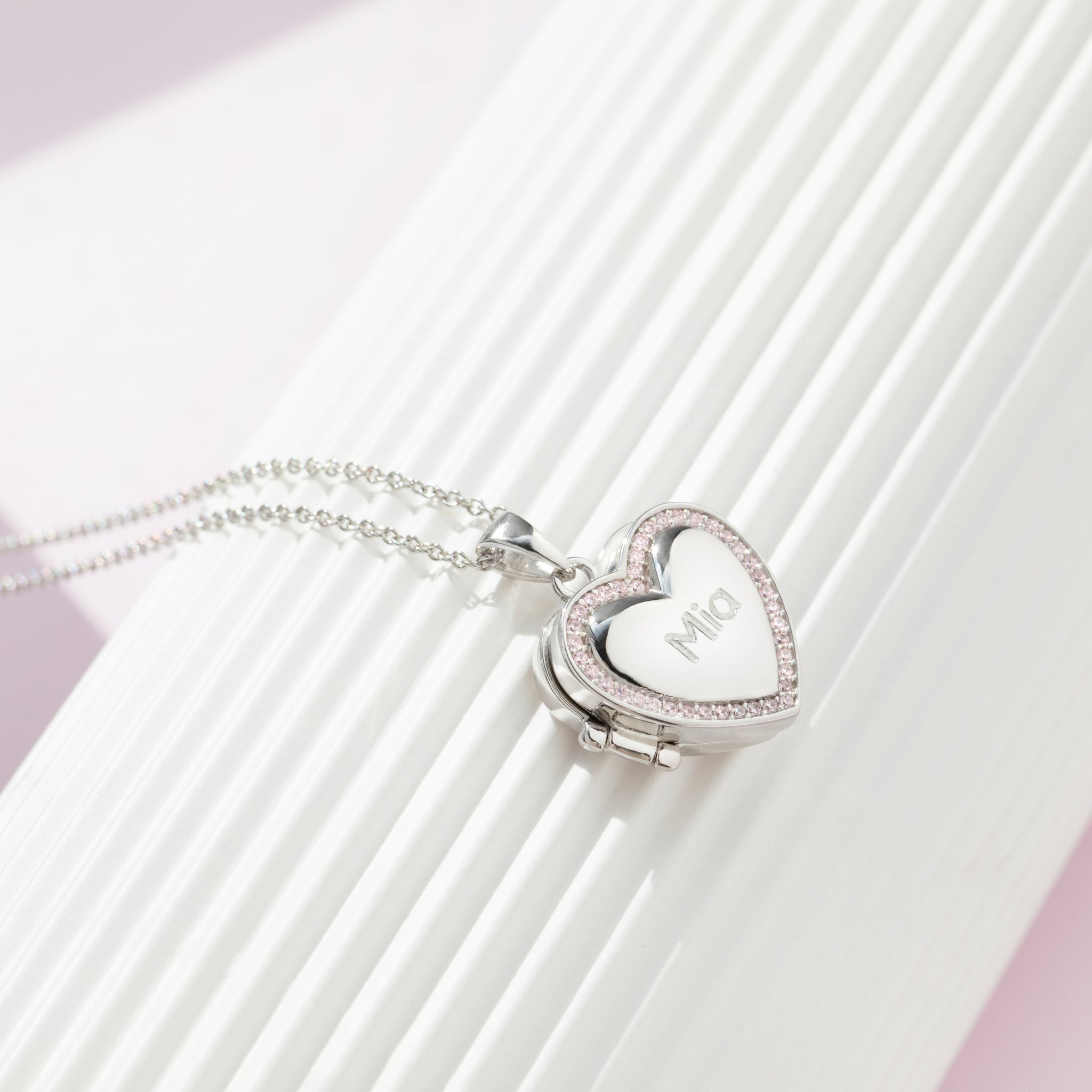Locket Jewelry for Little Girls: a Timeless Keepsake