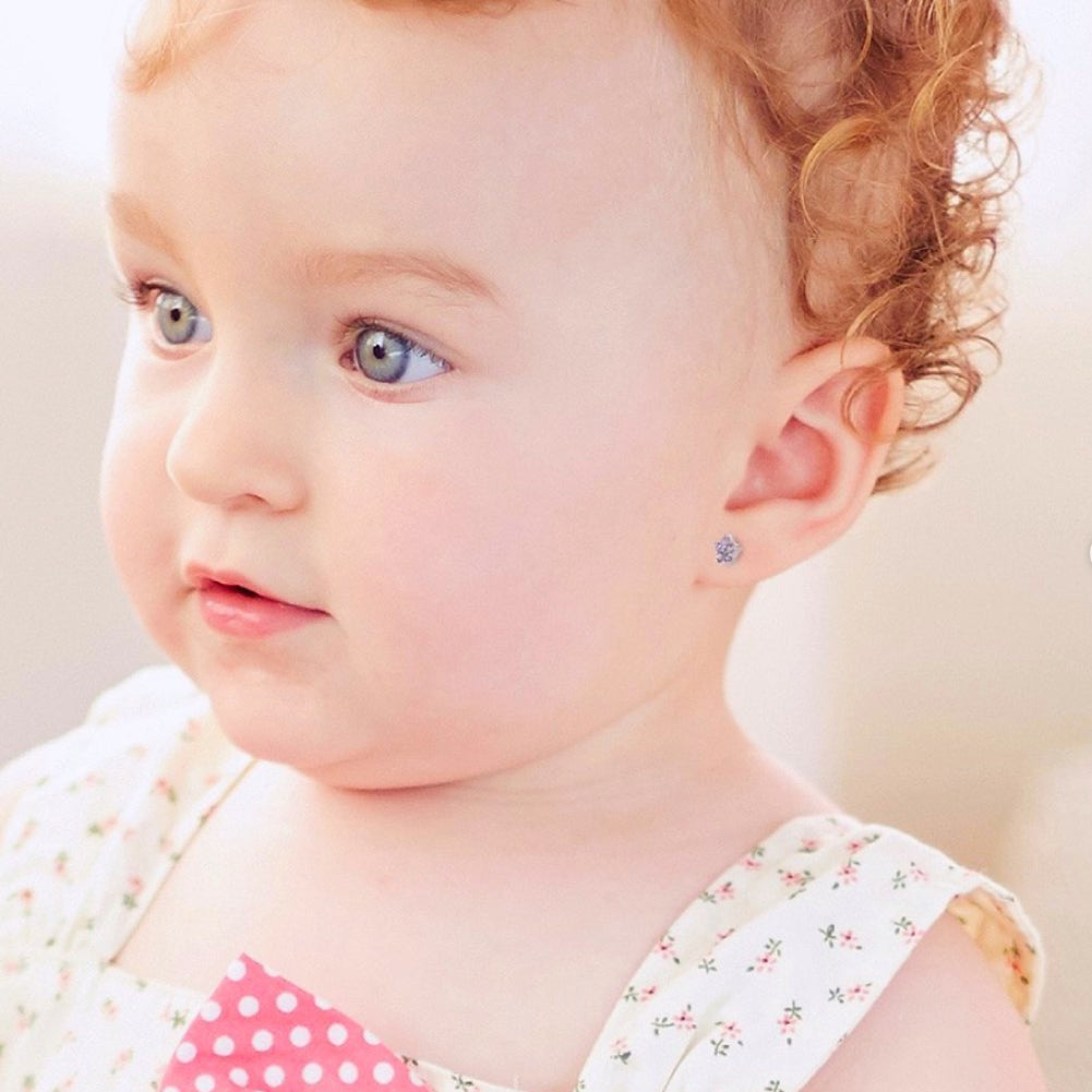 A Guide to Newborn Jewelry