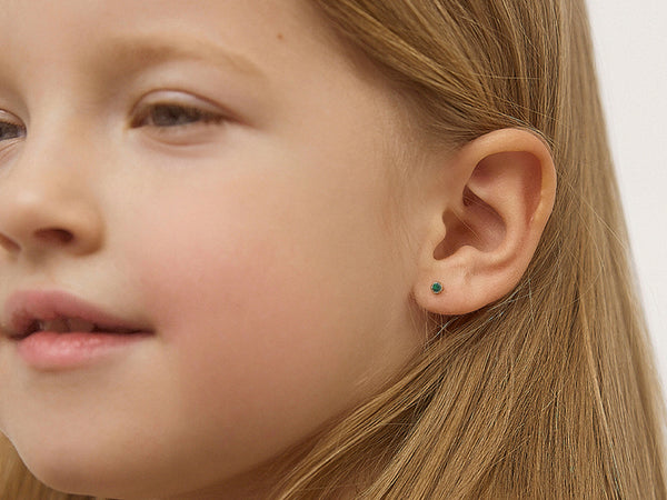 May Birthstone: Properties & Meaning of Having It for Your Baby