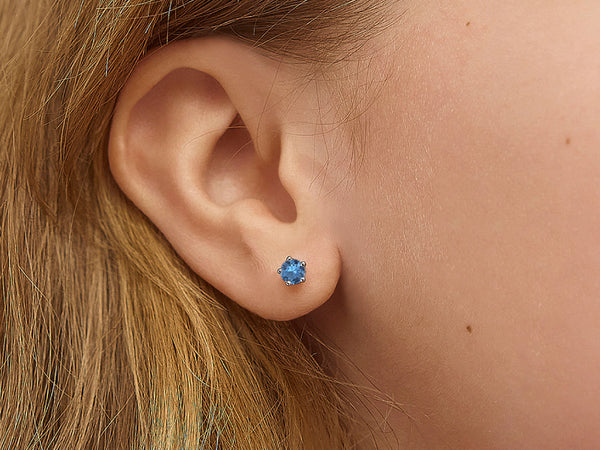 March Birthstone: Properties & Meaning of Having It for Your Baby
