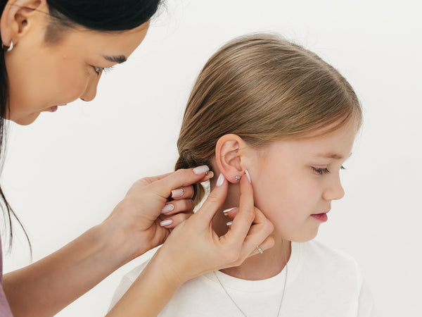 How to Remove Kids’ Earrings Safely – Screw Back & Safety Back Guide