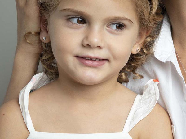 THE BENEFITS OF SCREW BACK EARRINGS FOR BABIES AND KIDS