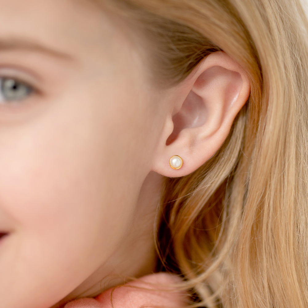 14k Gold Formal Freshwater Pearl 6mm Kids / Children's / Girls Earrings Safety Screw Back